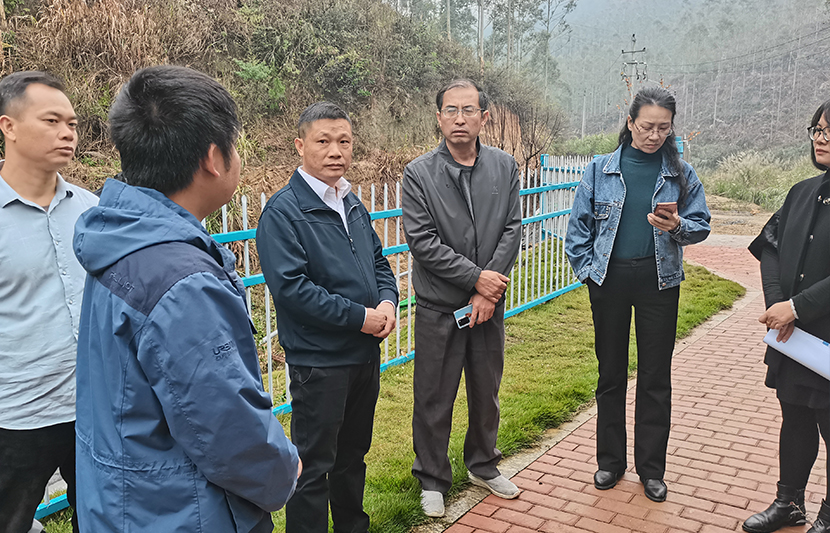 廣西賀州市紀檢監察委一行蒞臨挺進環保兩安稀土礦區尾水收集處理站視察